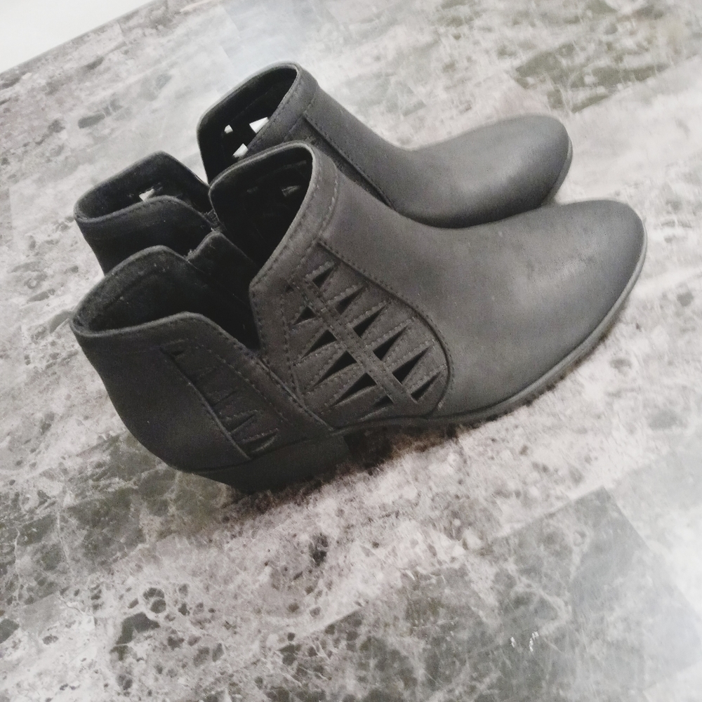 Soda Chance Perforated Cut Out Stacked Block Heel Ankle Booties